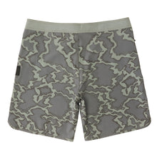 Load image into Gallery viewer, STRANDED SCALLOP HI 83 FIT 18&quot; BOARDSHORT
