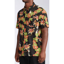 Load image into Gallery viewer, Sundays Vacay Grinch Short Sleeve Shirt
