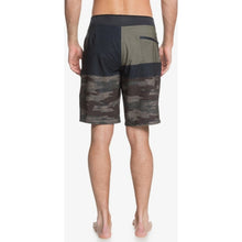 Load image into Gallery viewer, Highline Hi Omni Block 20&quot; Boardshorts
