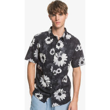 Load image into Gallery viewer, Daisy Spray Short Sleeve Shirt
